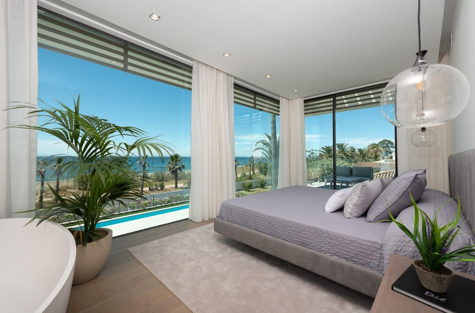 5 Bedroom Villa in Estepona - Photo 11