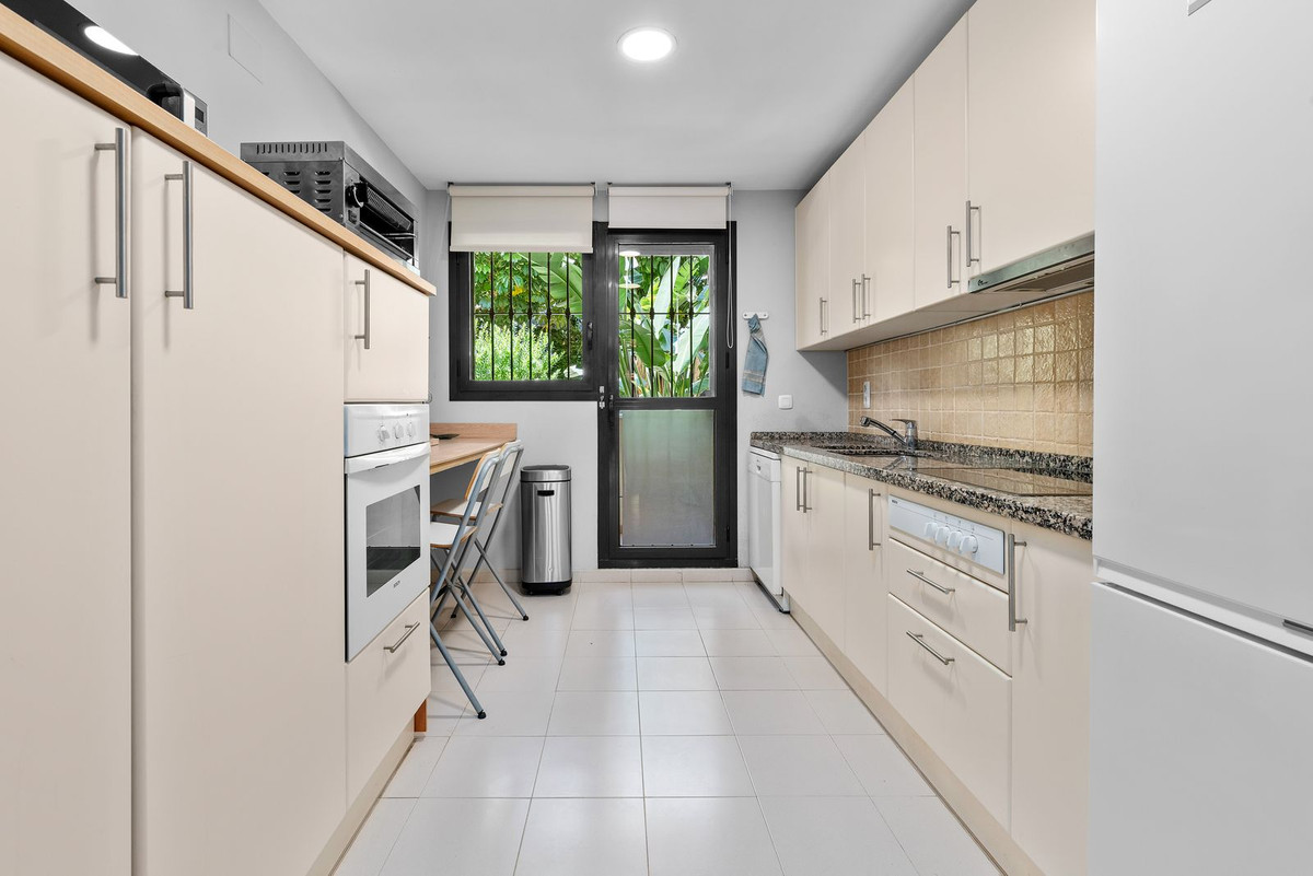 2 Bedroom Apartment in Benahavís - Foto 11