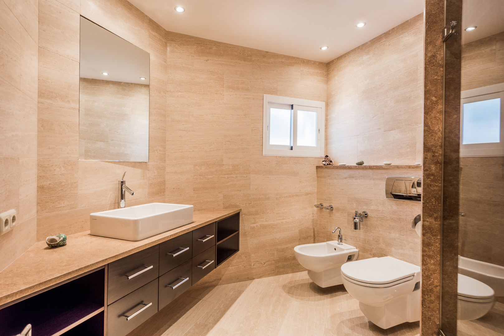 1 Bedroom Apartment in Marbella - Photo 9