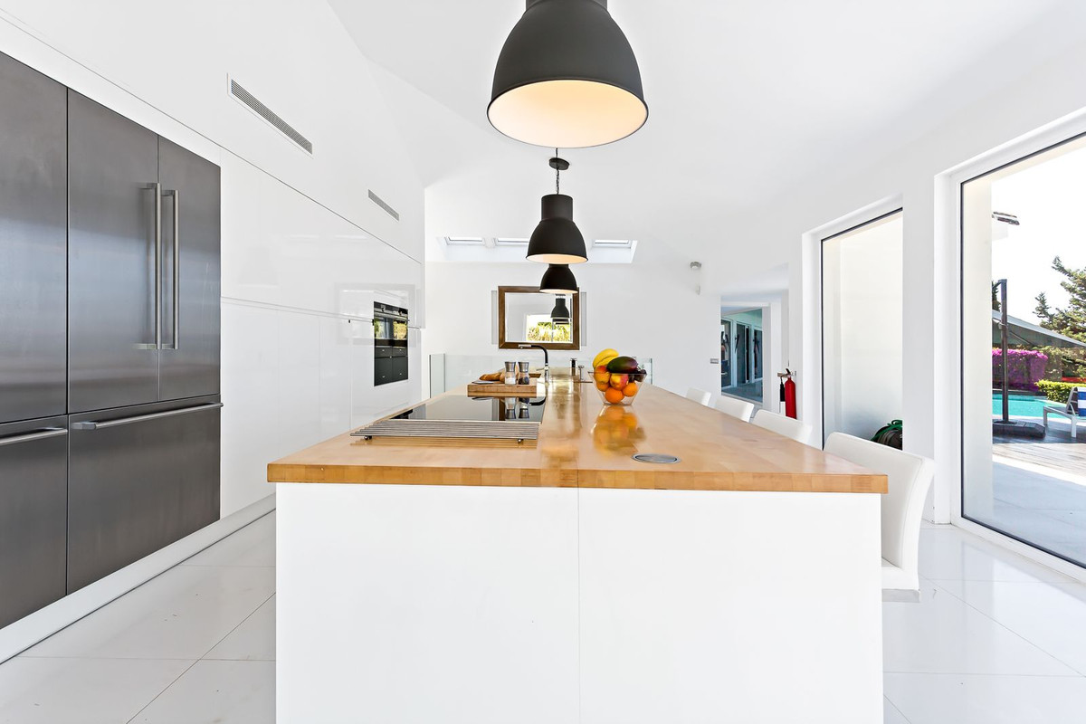 7 Bedroom Villa in Marbella - Photo 17
