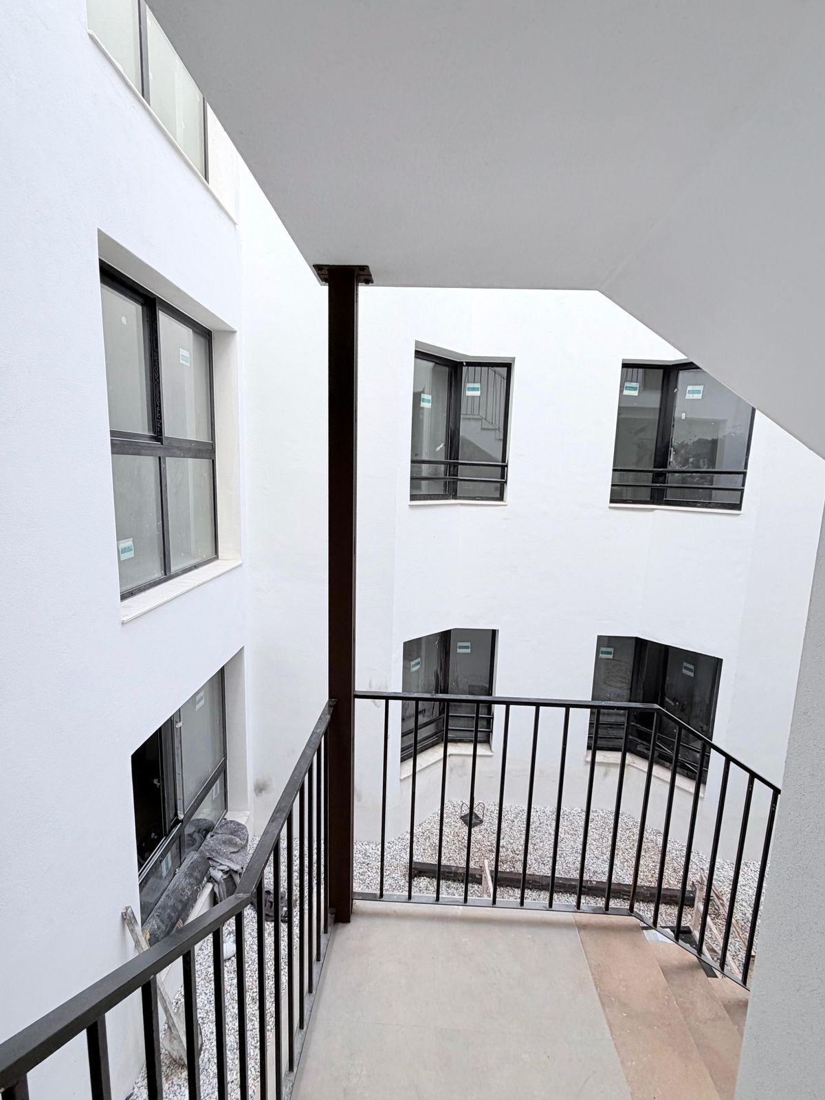 2 Bedroom Apartment in Fuengirola - Photo 10