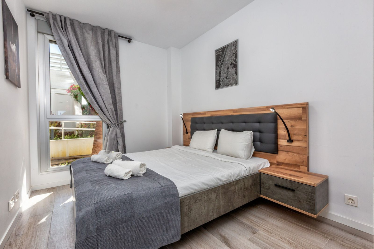 2 Bedroom Apartment in Estepona - Photo 20