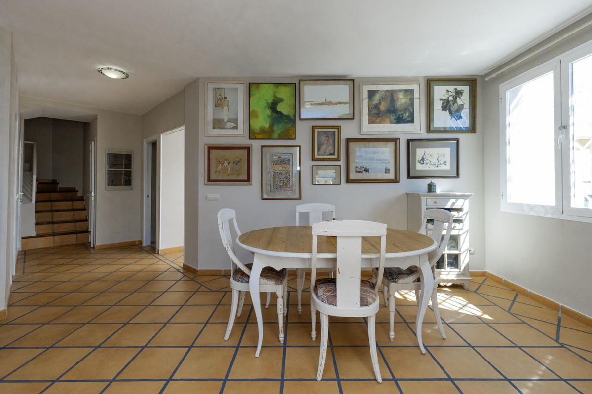 3 Bedroom Townhouse in Marbella - Photo 10