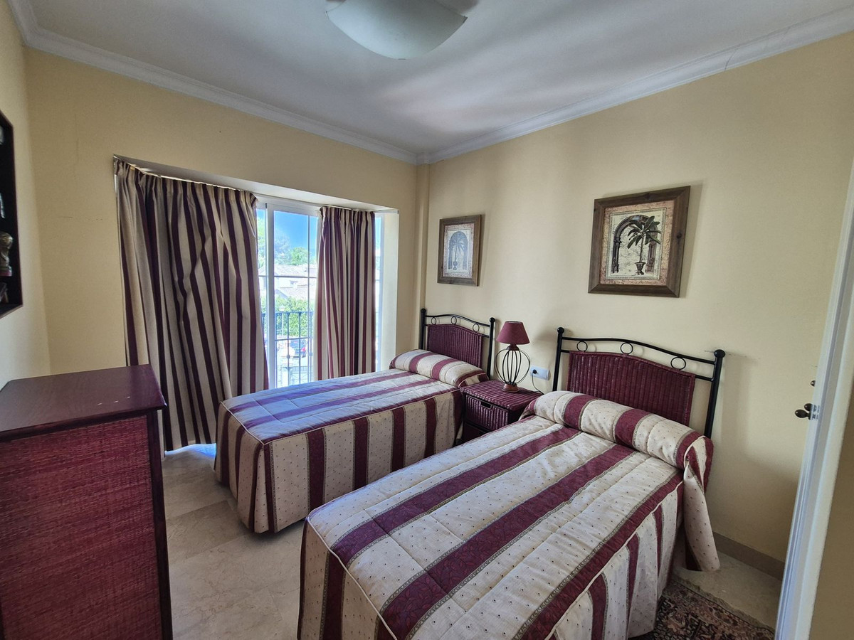 2 Bedroom Apartment in Marbella - Photo 3