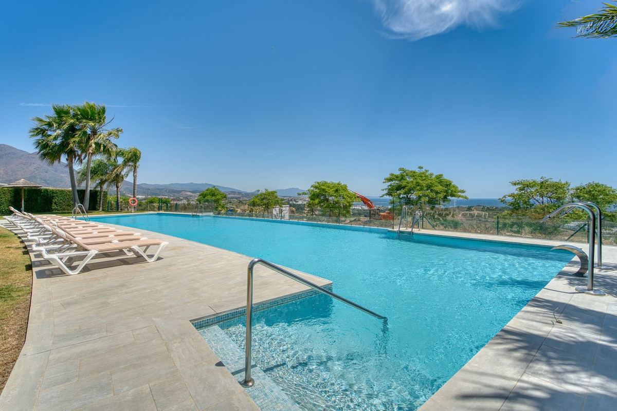 3 Bedroom Townhouse in Casares - Photo 25