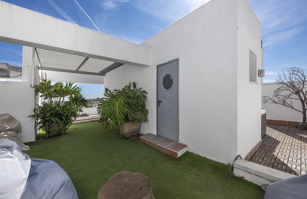 5 Bedroom Penthouse in Mijas - Photo 23