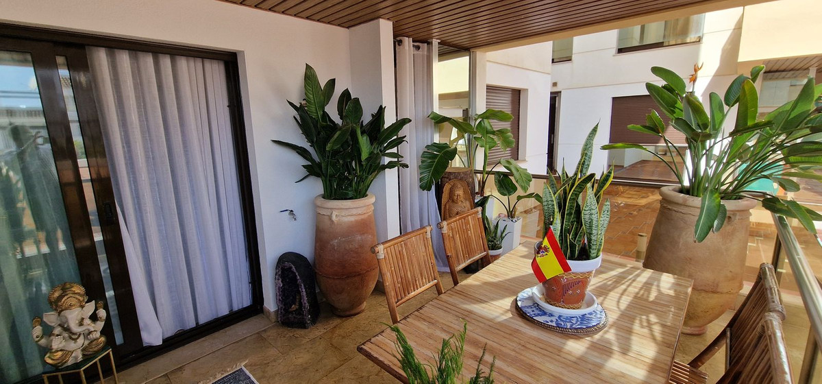 2 Bedroom Apartment in La Duquesa