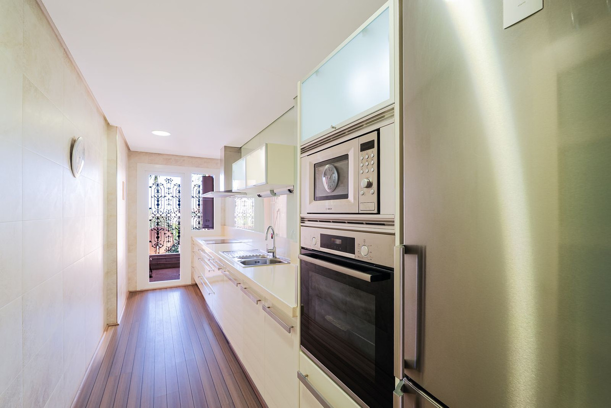 2 Bedroom Apartment in Marbella - Foto 6