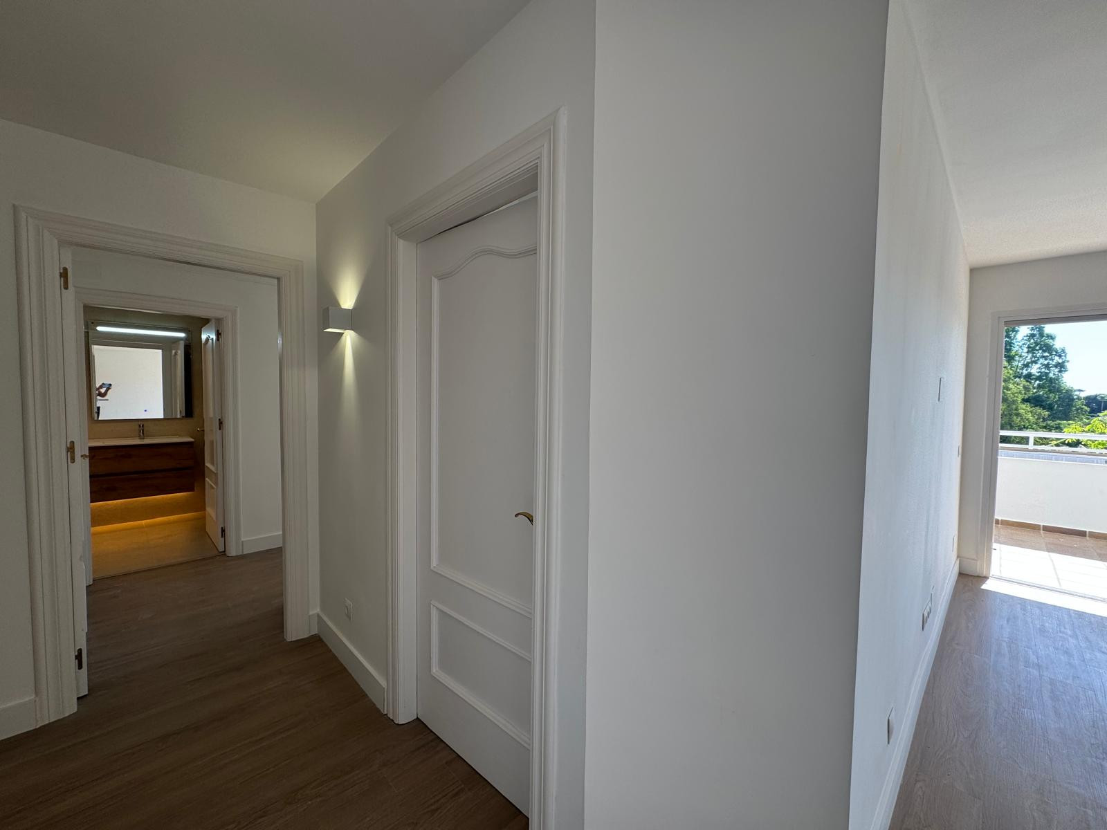 2 Bedroom Apartment in Estepona - Photo 11