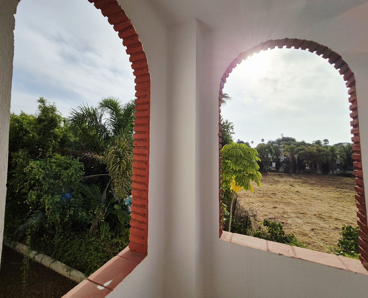 4 Bedroom Villa in San Pedro de Alcántara - Photo 41