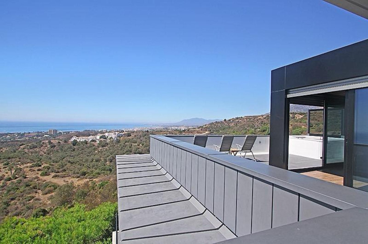 5 Bedroom Villa in Marbella - Photo 19