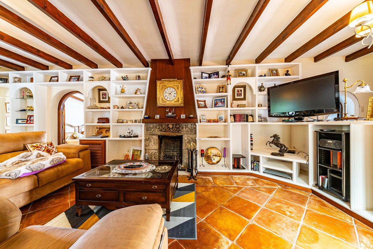 5 Bedroom Villa in Alhaurín de la Torre - Photo 21