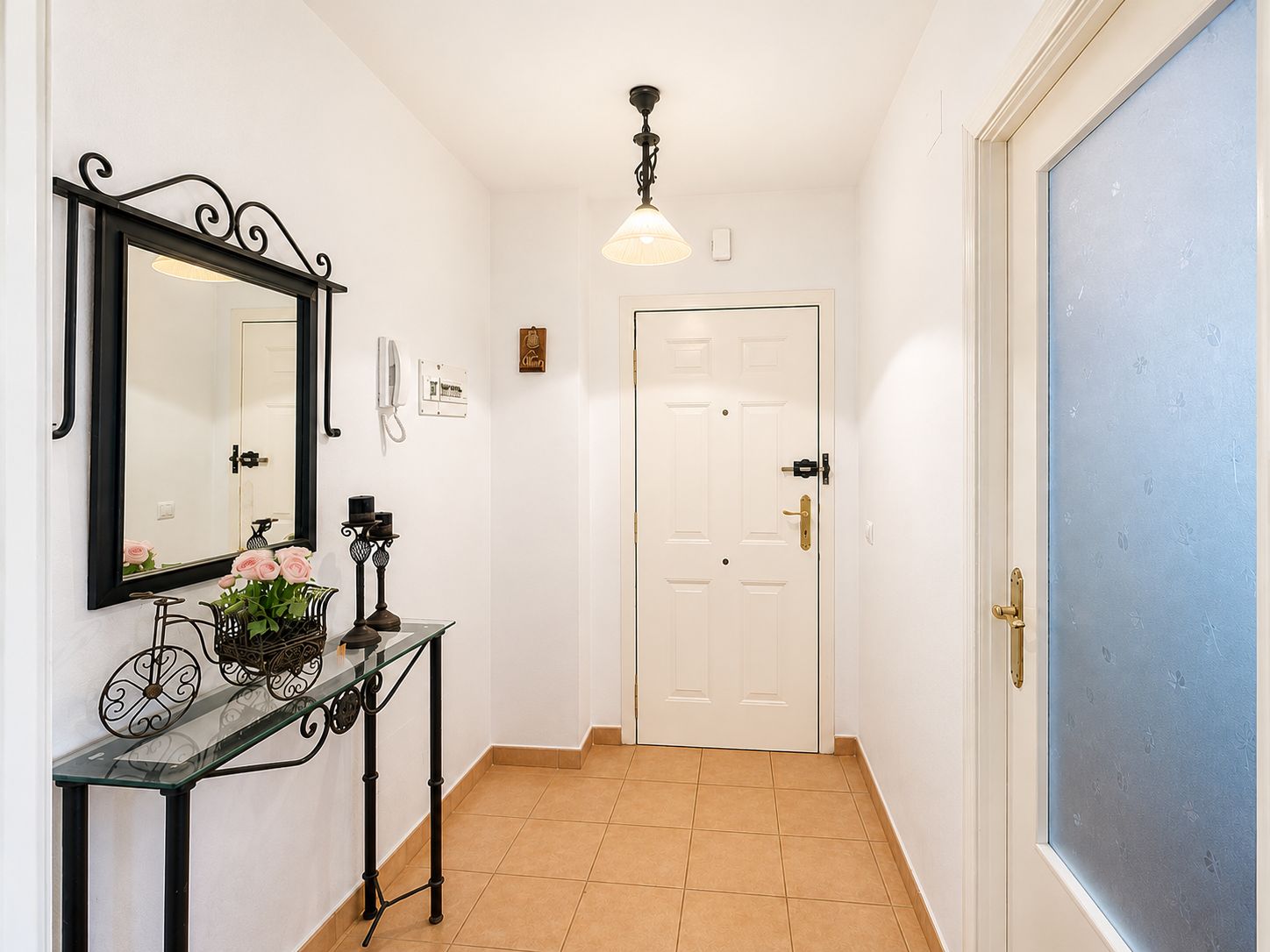 2 Bedroom Apartment in Fuengirola - Photo 14
