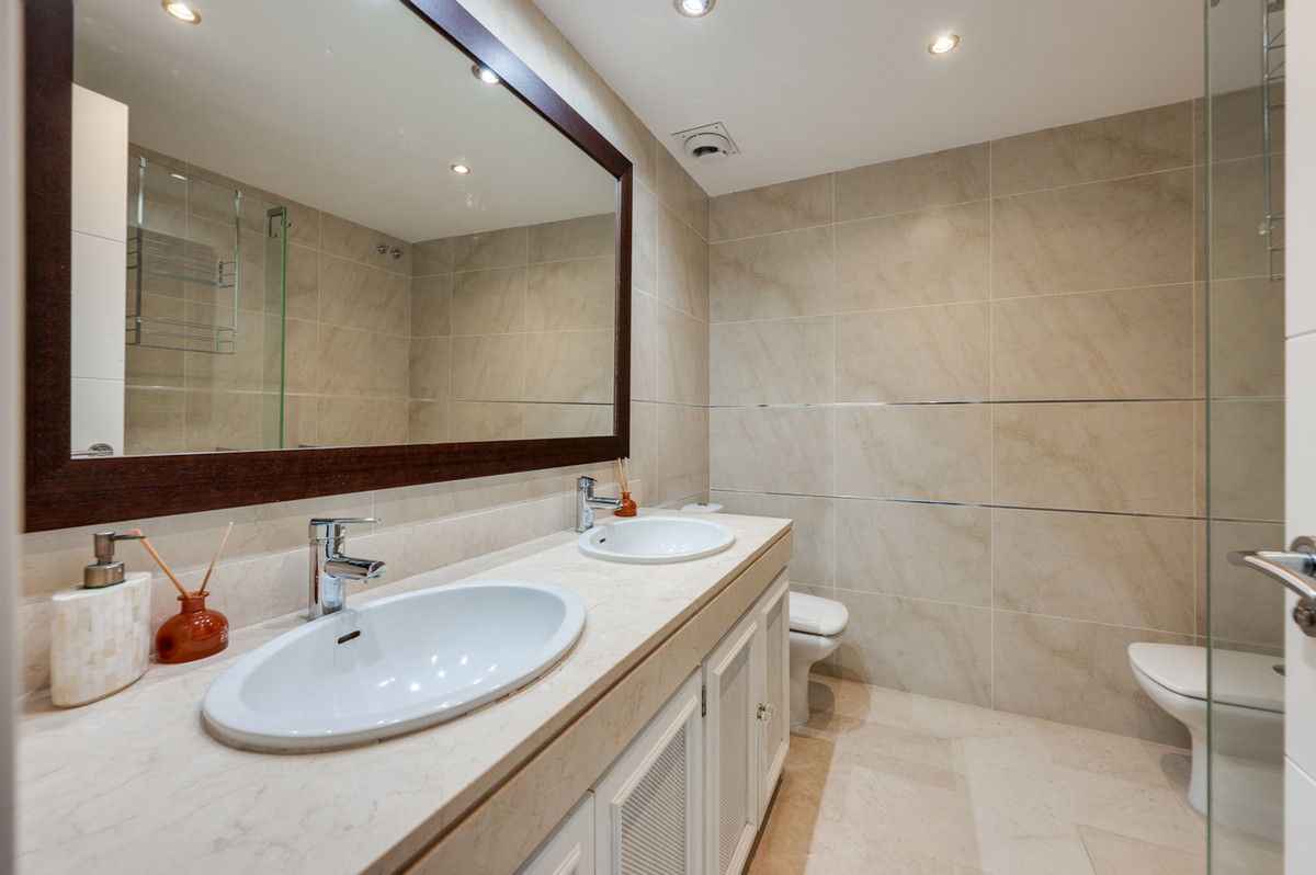 3 Bedroom Townhouse in Marbella - Photo 27