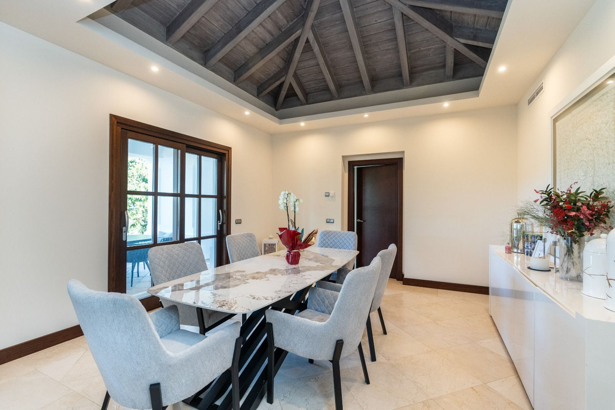 5 Bedroom Villa in Benahavís - Фото 23