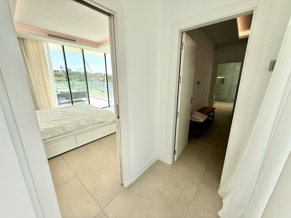 4 Bedroom Villa in Estepona - Photo 37