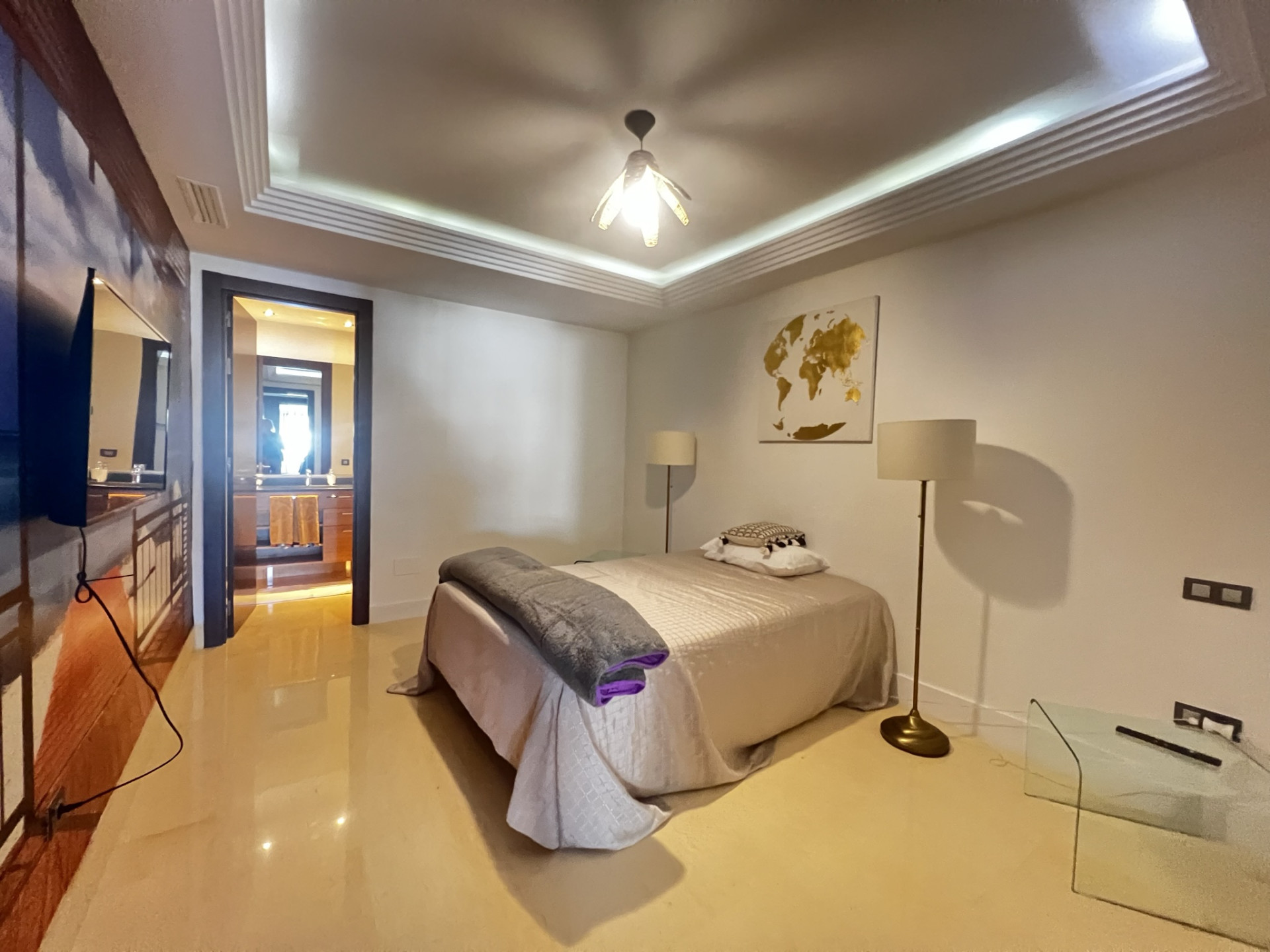 3 Bedroom Apartment in Benahavís - Photo 5