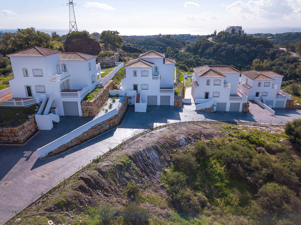 4 Bedroom Villa in Estepona - Photo 3