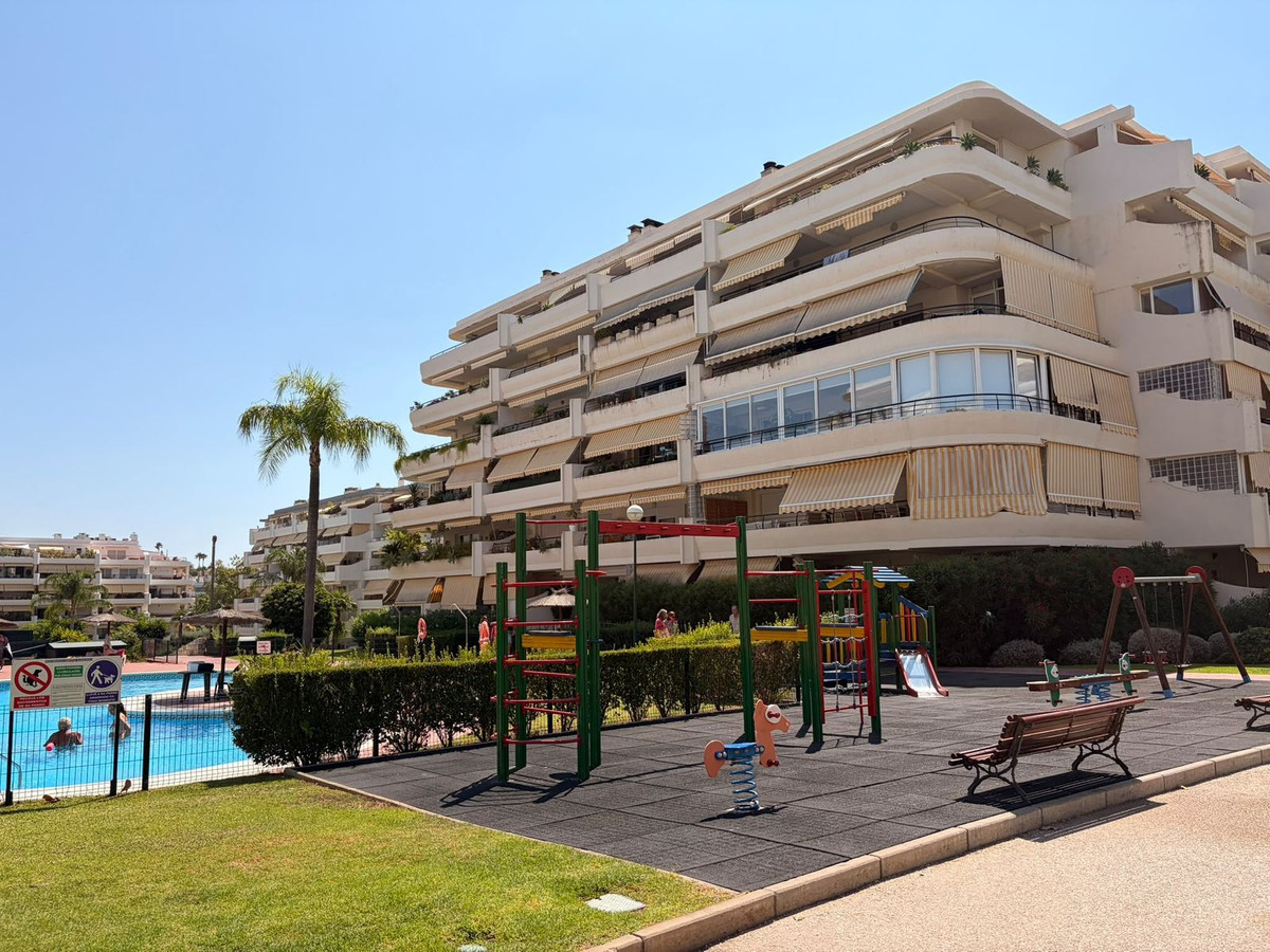 2 Bedroom Apartment in San Pedro de Alcántara - Photo 17