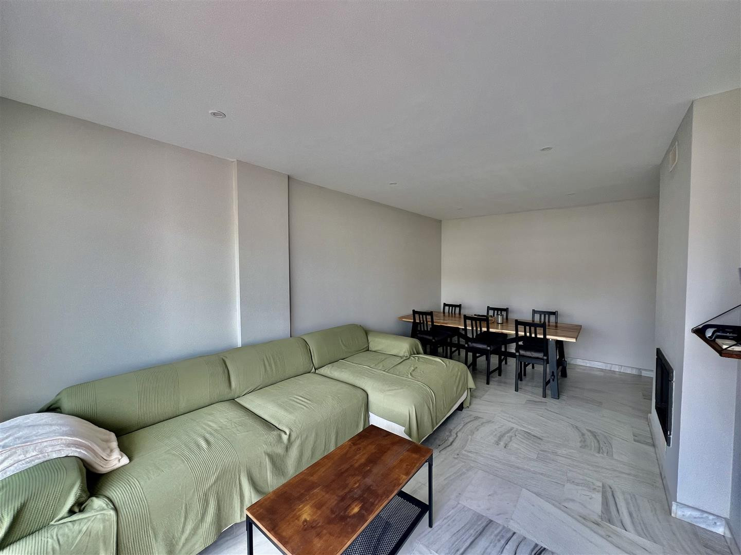 1 Bedroom Apartment in Estepona - Photo 5