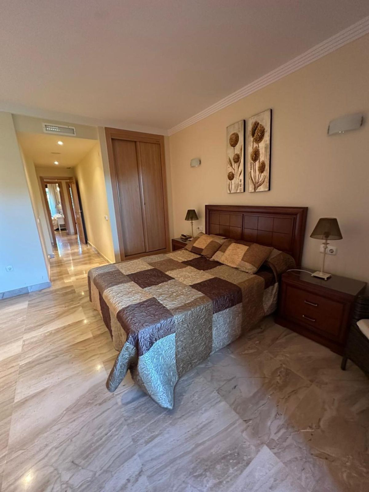 3 Bedroom Apartment in Estepona - Photo 19