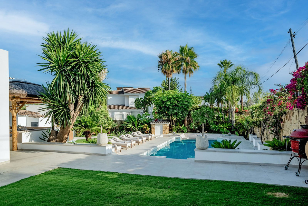 6 Bedroom Villa in Marbella - Photo 40