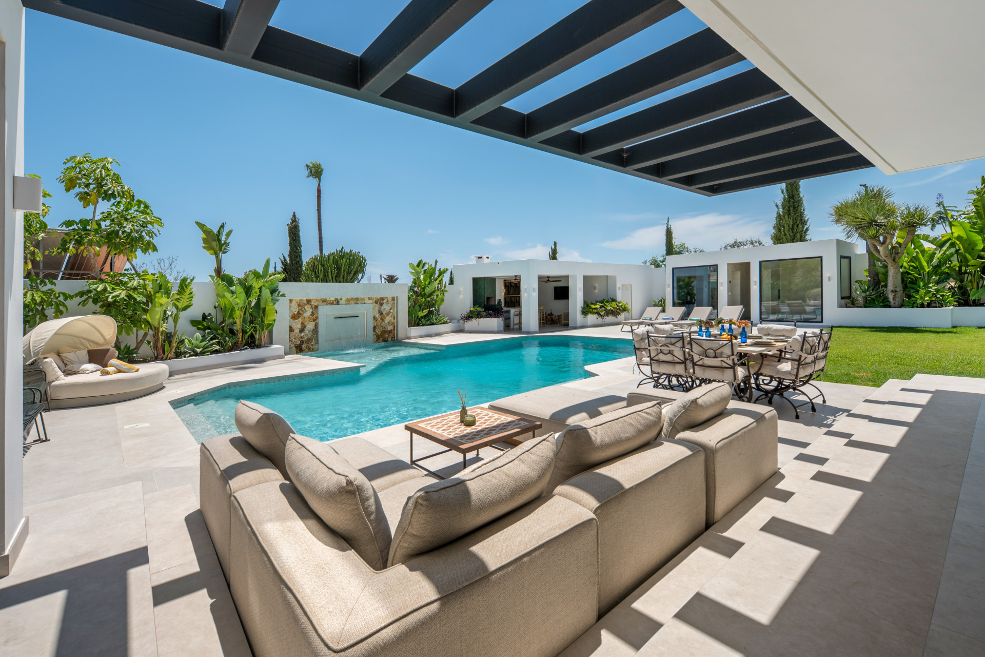 6 Bedroom Villa in Estepona - Photo 15