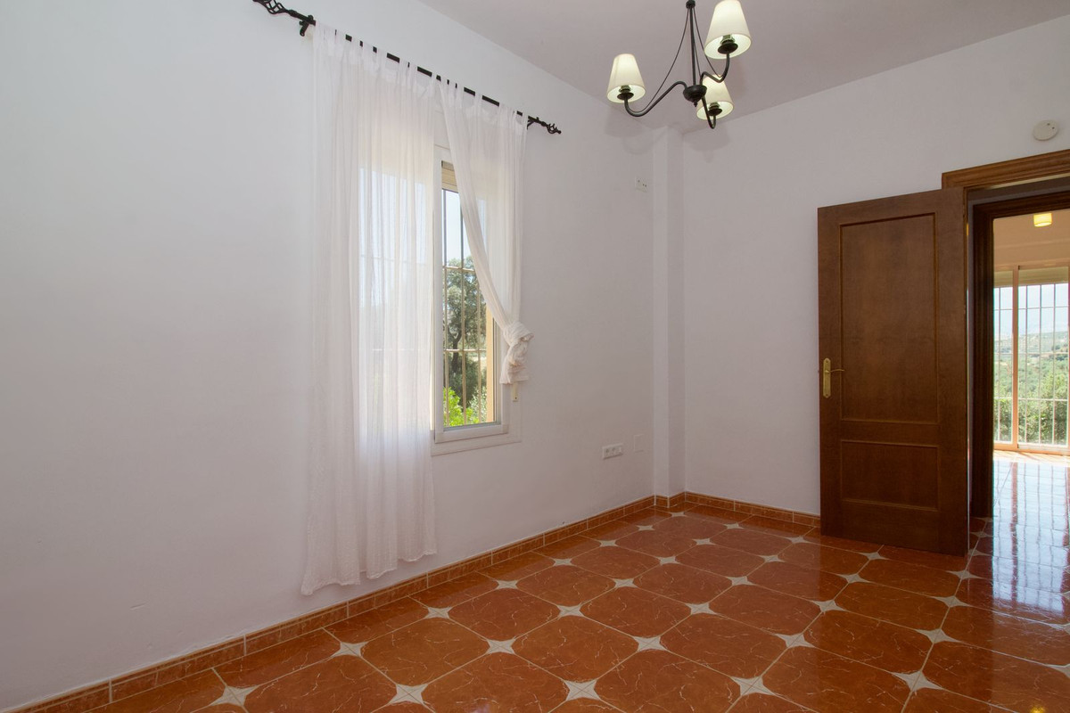 3 Bedroom Villa in Coín - Photo 33