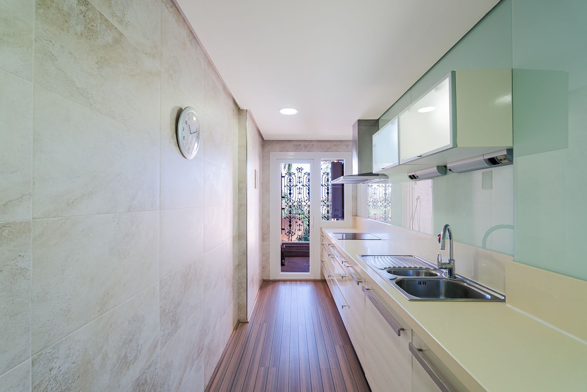 2 Bedroom Apartment in Marbella - Foto 12