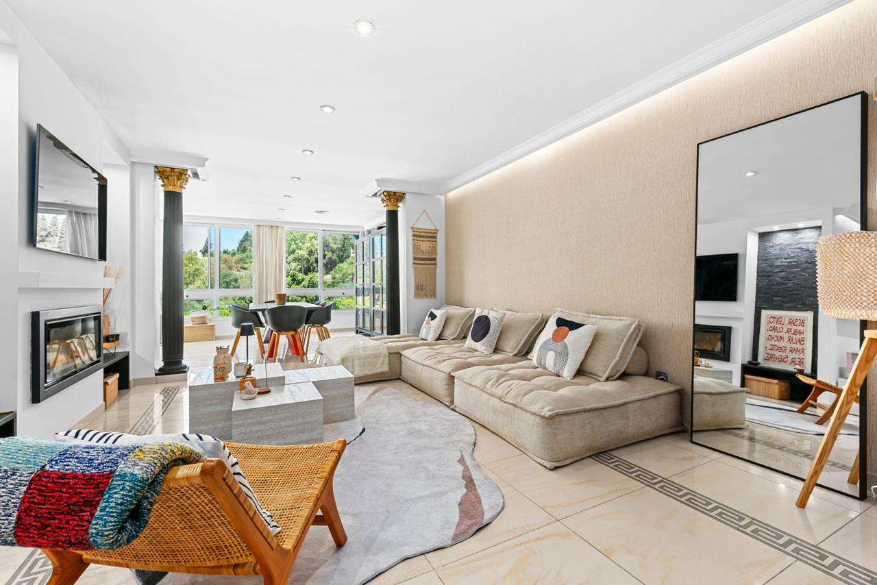3 Bedroom Penthouse in Benahavís - Photo 10