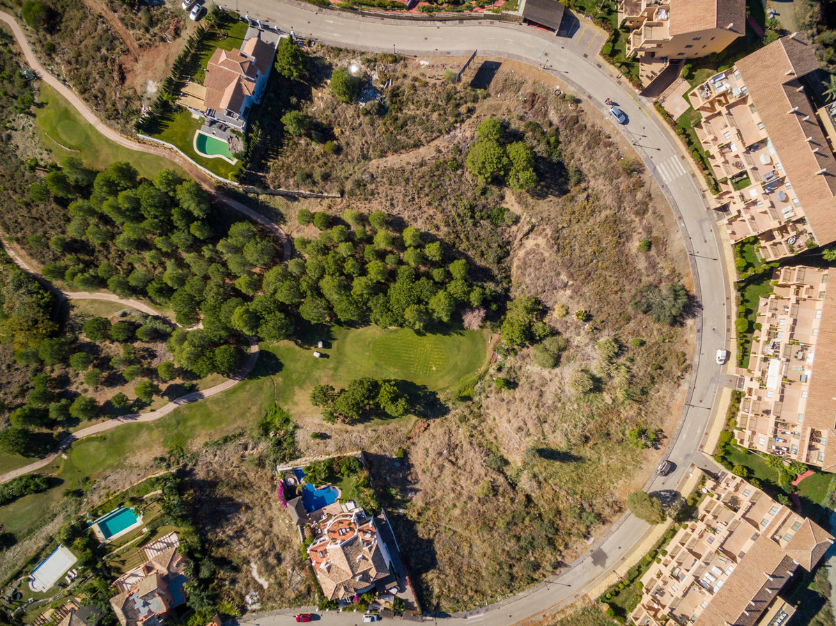1,058 m² Plot in Estepona - Photo 4