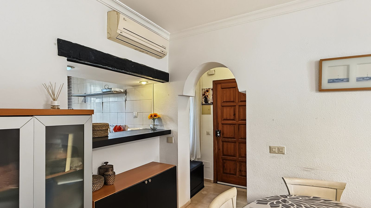 2 Bedroom Apartment in Mijas - Photo 19