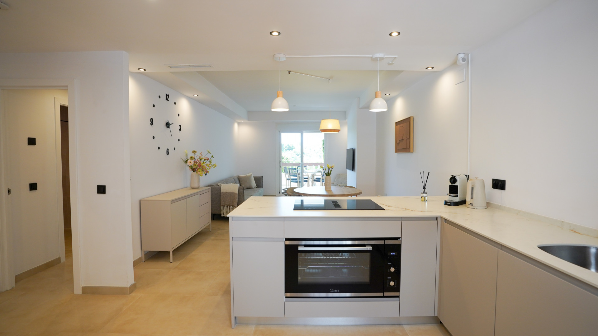 2 Bedroom Apartment in Marbella - Photo 4