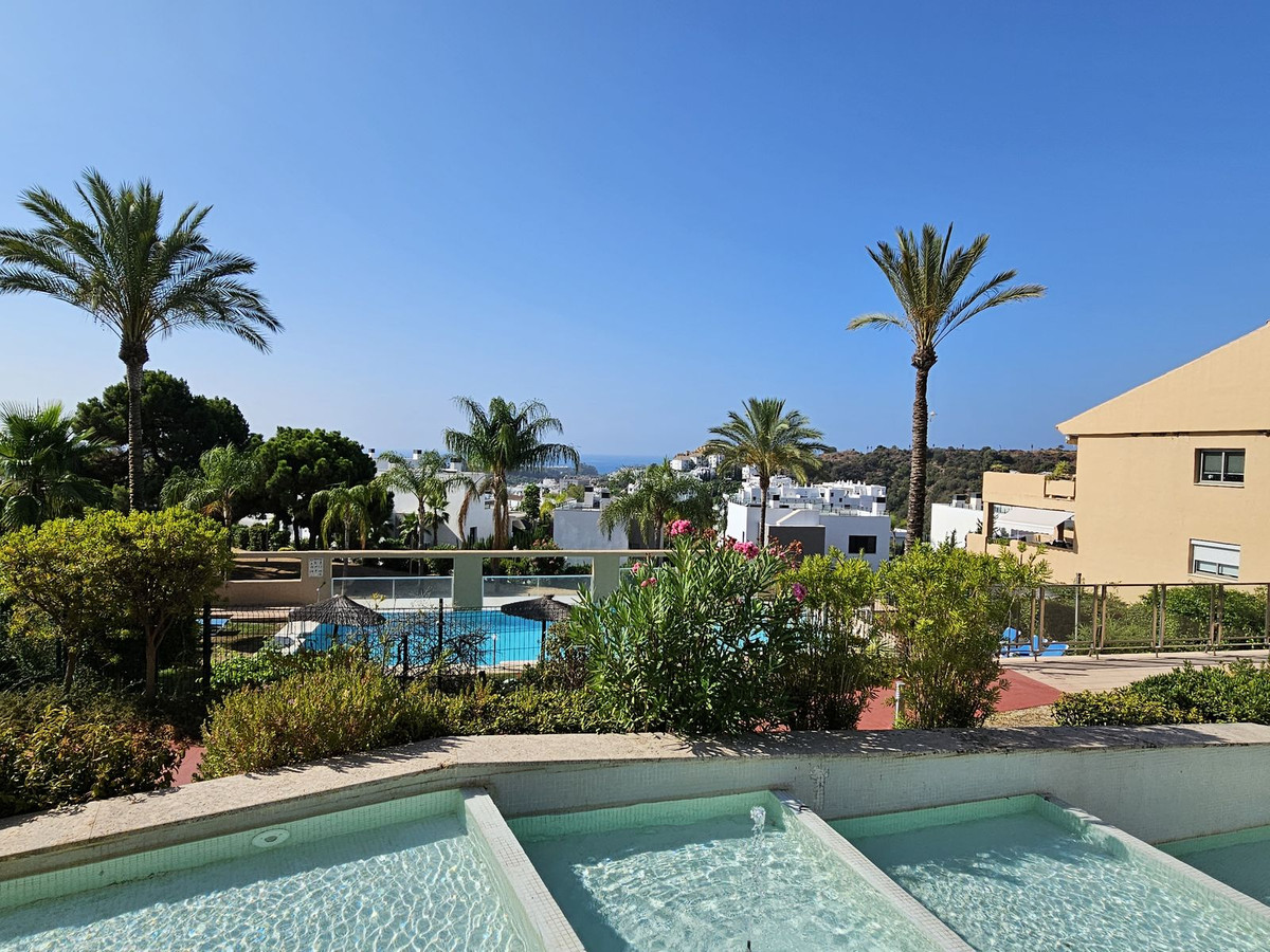 2 Bedroom Penthouse in Estepona - Photo 24