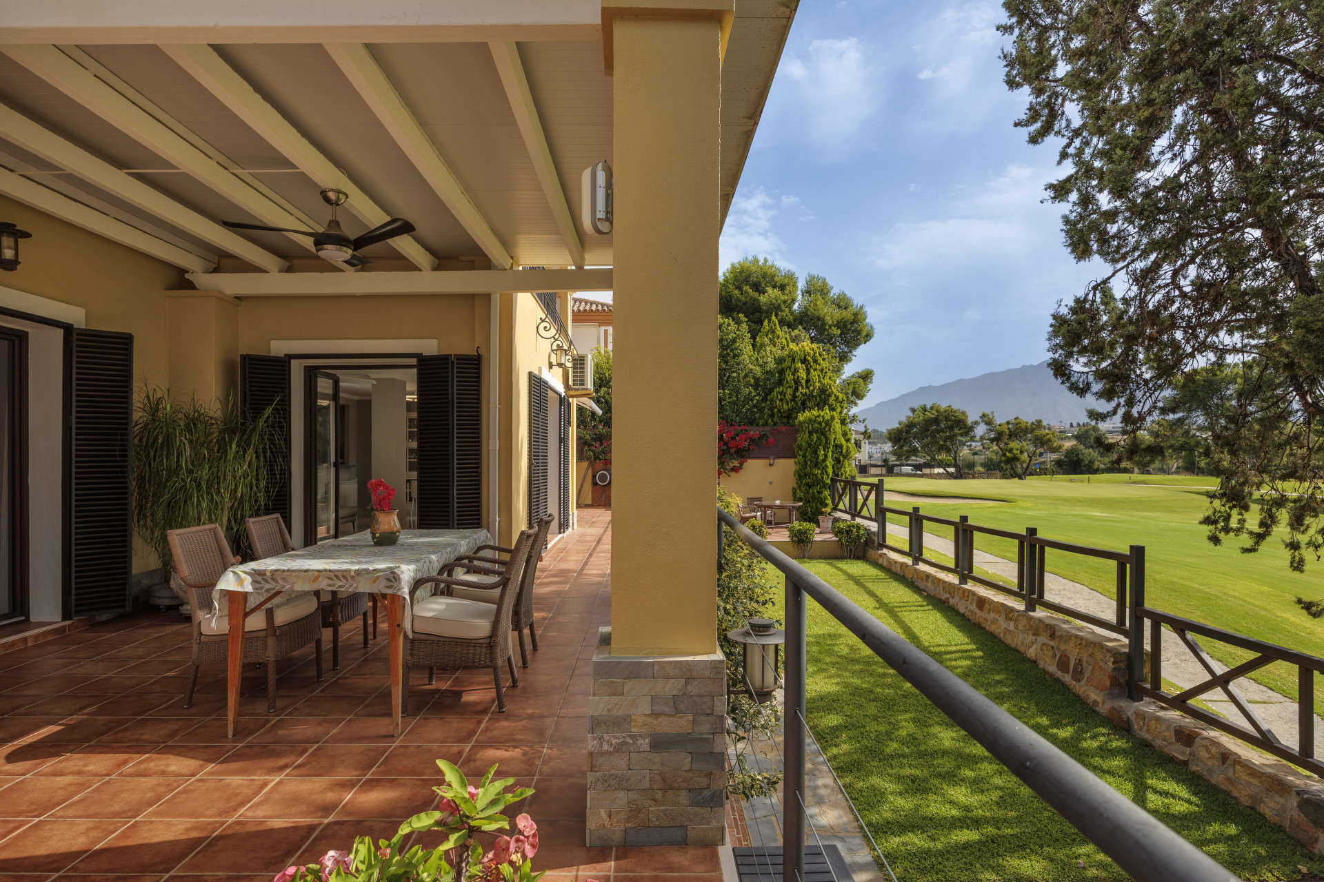 5 Bedroom Villa in San Pedro de Alcántara - Photo 3