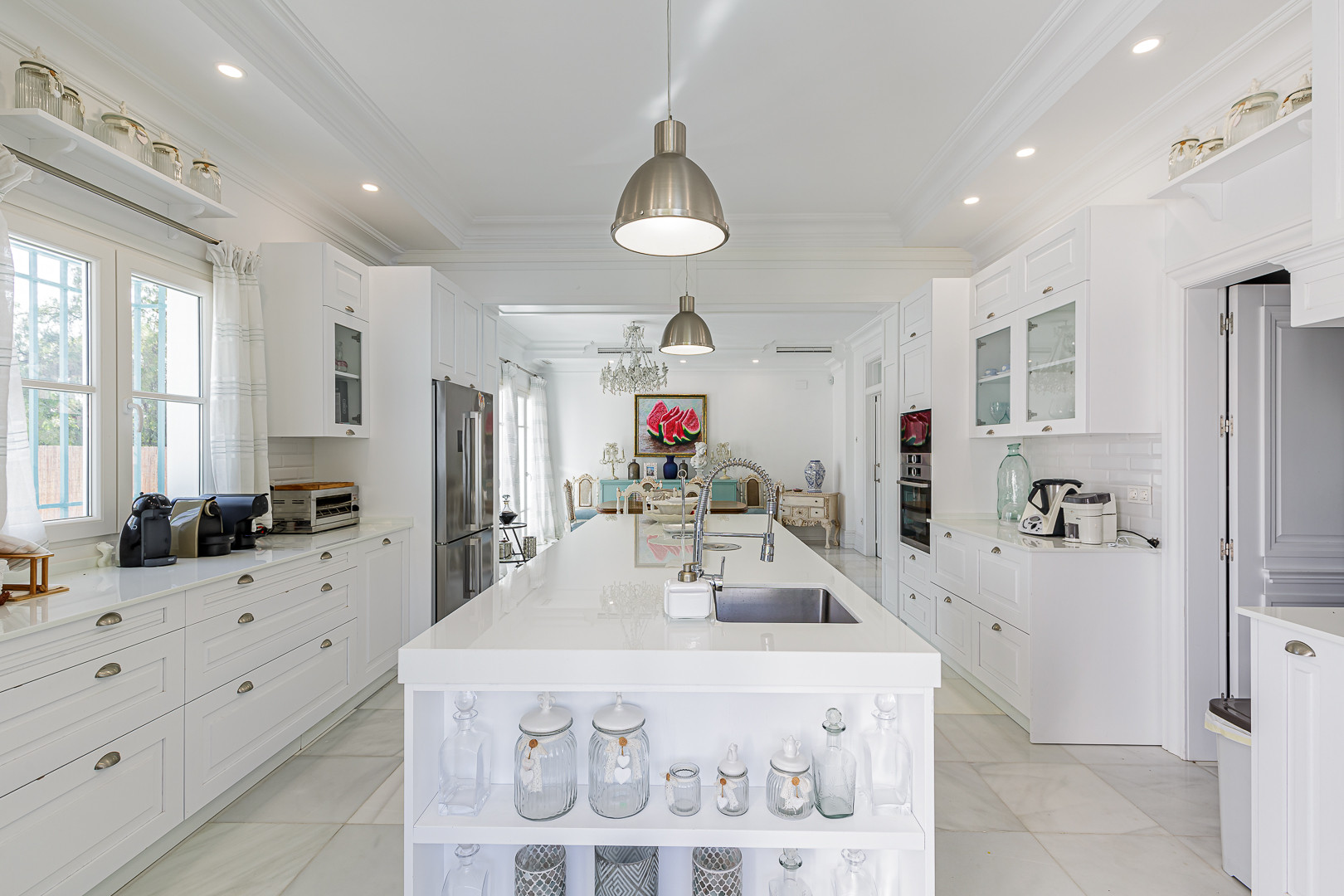 13 Bedroom Villa in Marbella - Photo 4