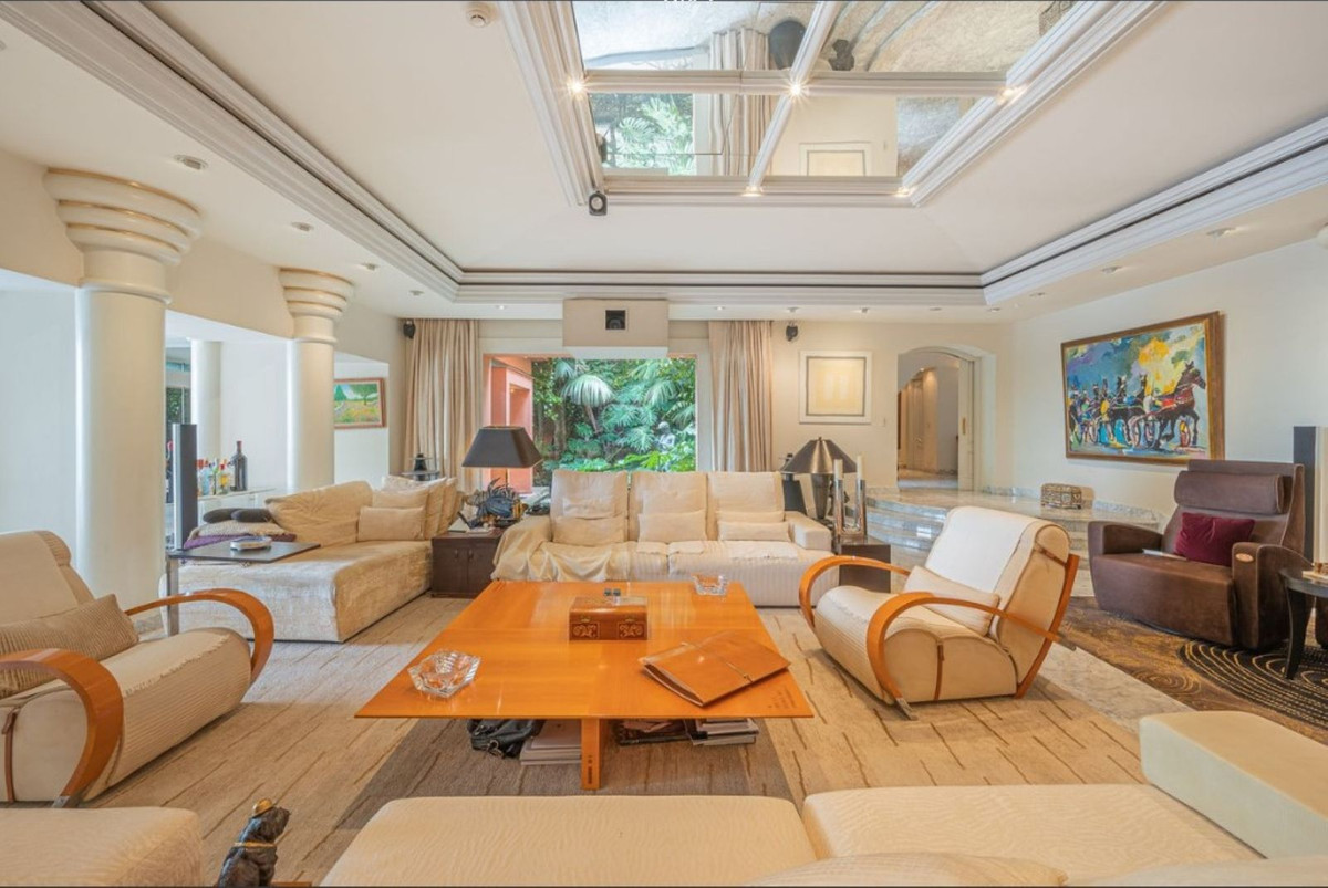 5 Bedroom Villa in Marbella - Photo 42