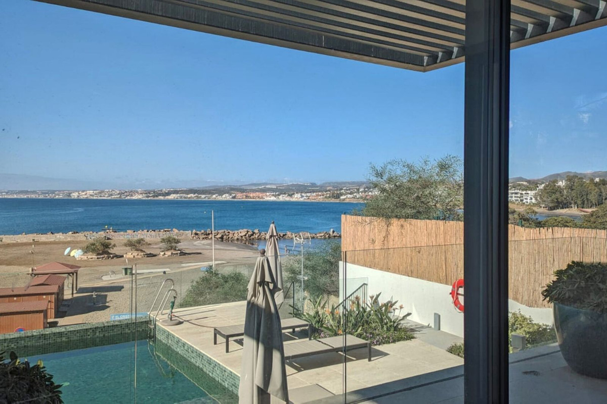 3 Bedroom Apartment in Estepona - Photo 16