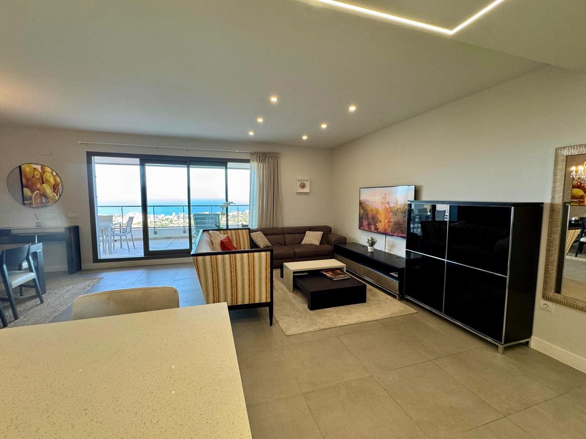 3 Bedroom Apartment in Benalmádena - Photo 11