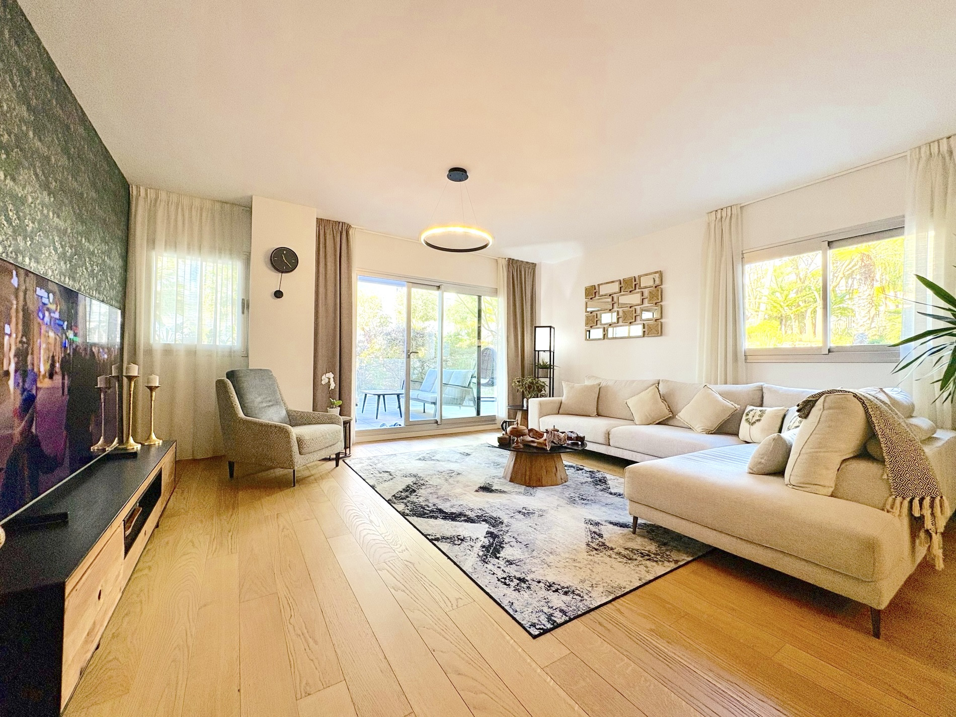 2 Bedroom Apartment in Mijas - Photo 3