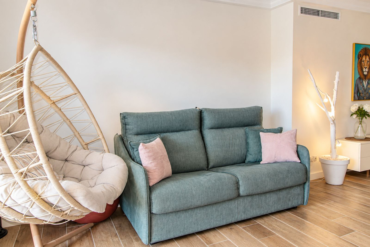 2 Bedroom Apartment in Marbella - Photo 6