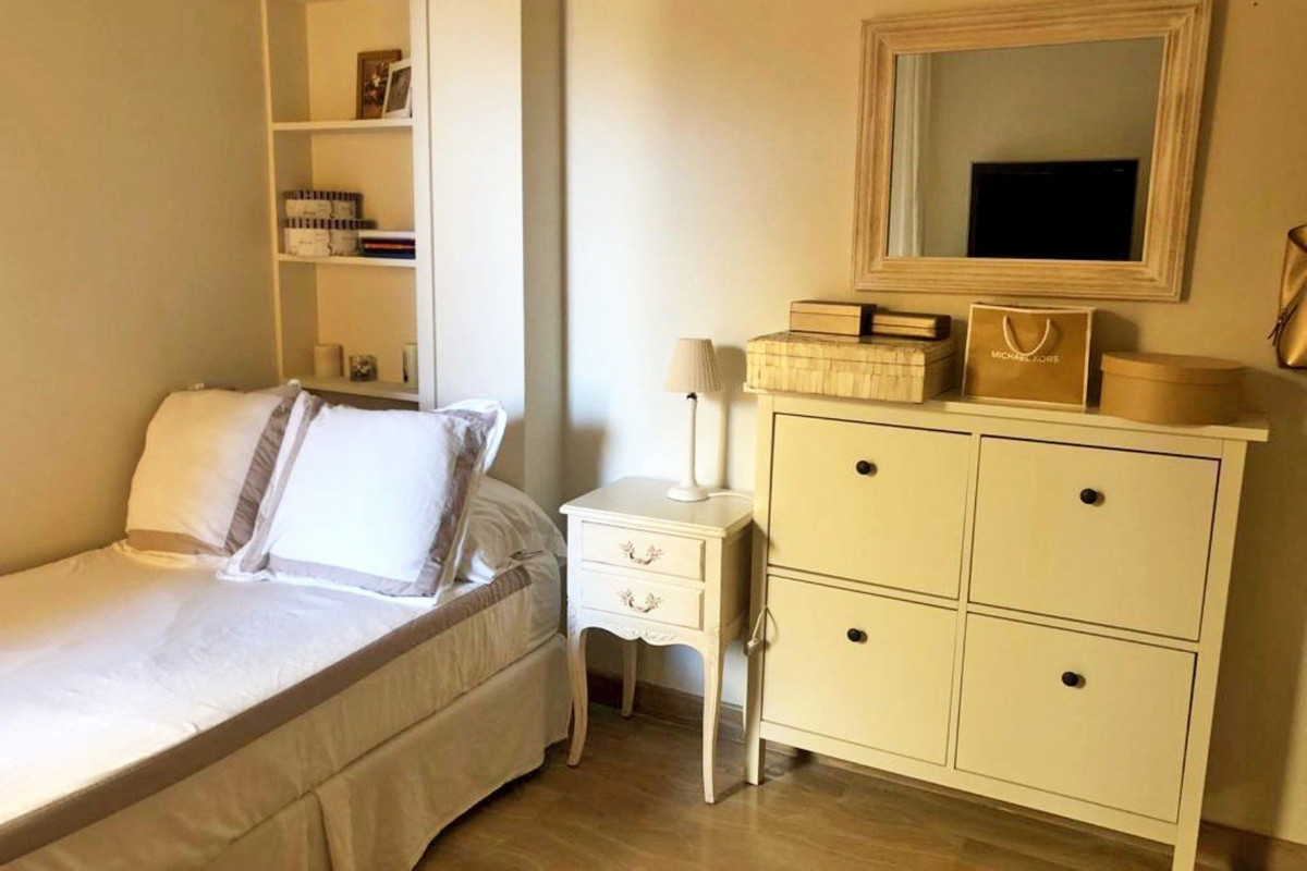 3 Bedroom Apartment in Marbella - Photo 12