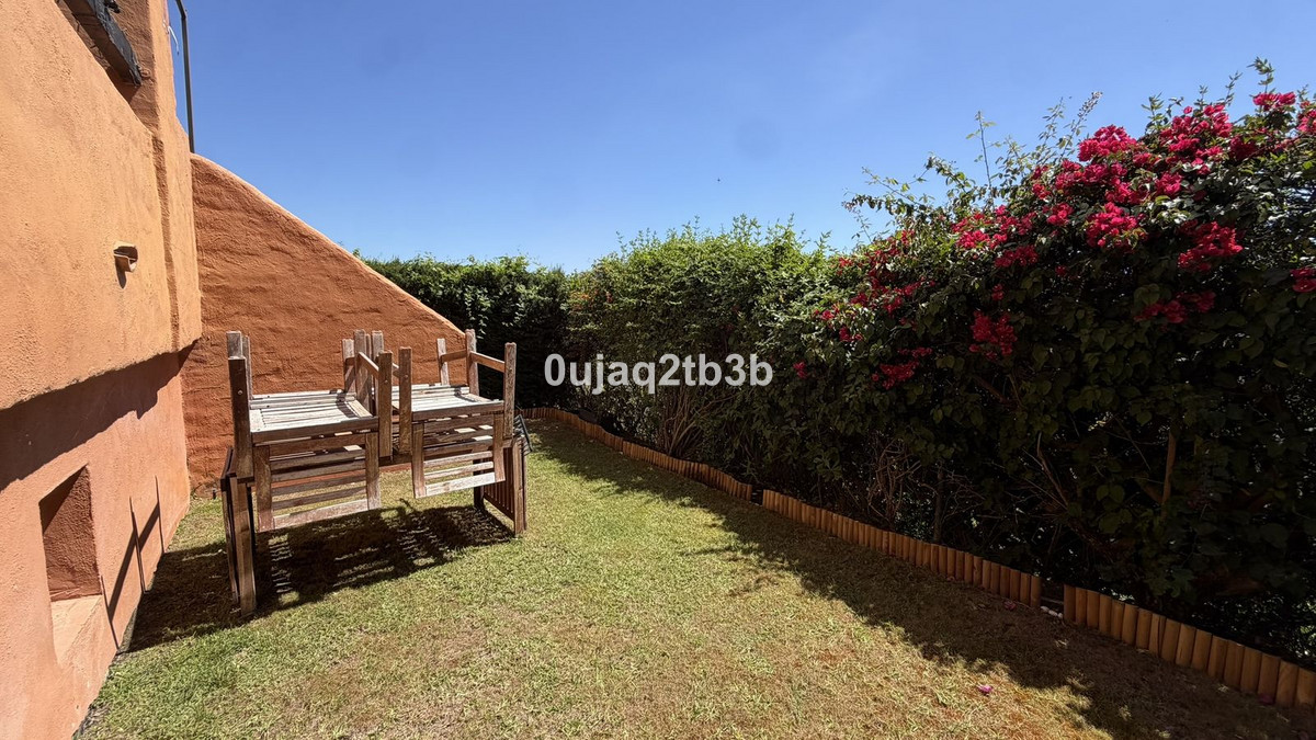 2 Bedroom Apartment in Benahavís - Foto 24