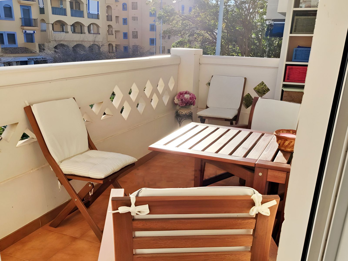 3 Bedroom Apartment in San Pedro de Alcántara - Photo 10