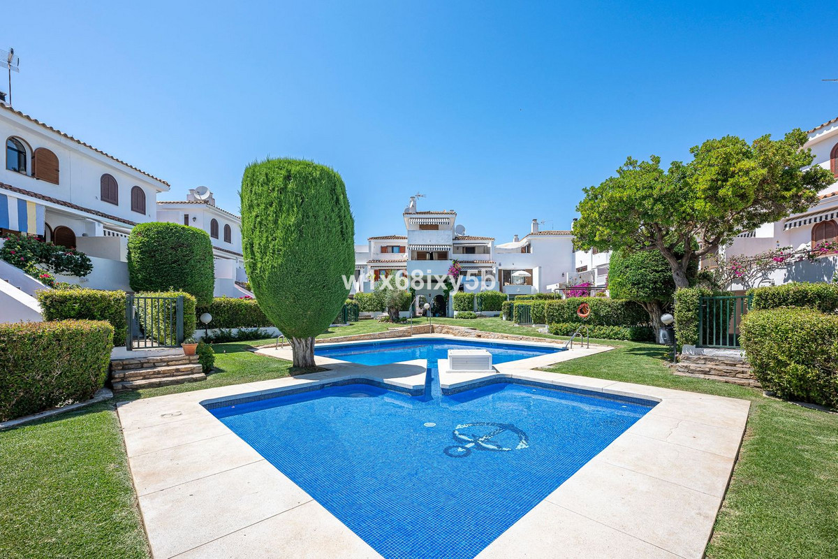 3 Bedroom Townhouse in Estepona - Фото 40