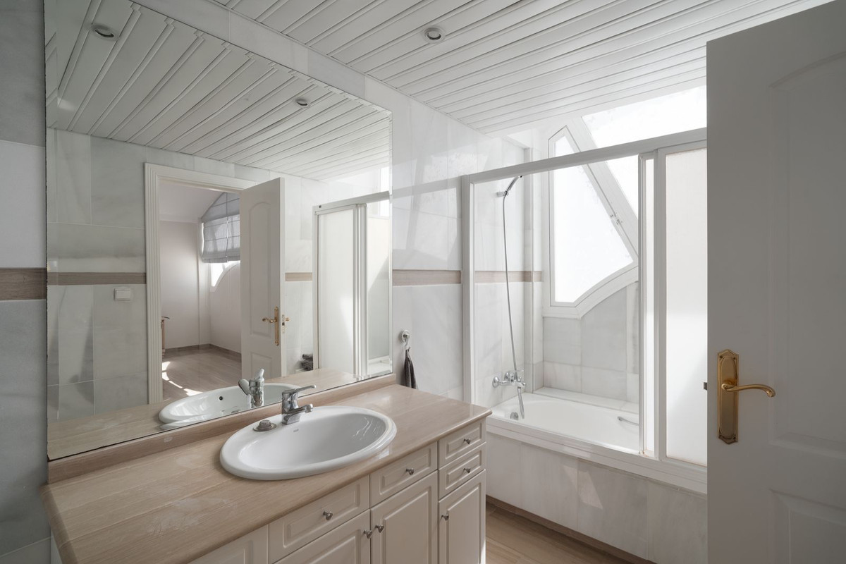 3 Bedroom Penthouse in Benalmádena - Photo 16
