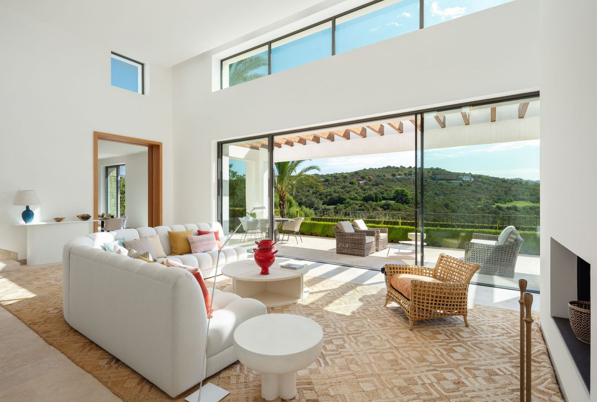 6 Bedroom Villa in Casares - Photo 4