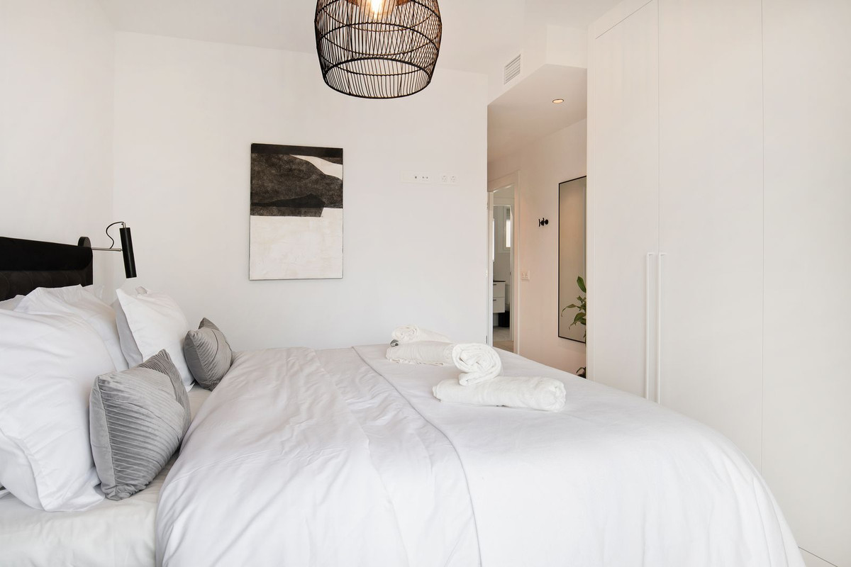 2 Bedroom Apartment in Marbella - Photo 7