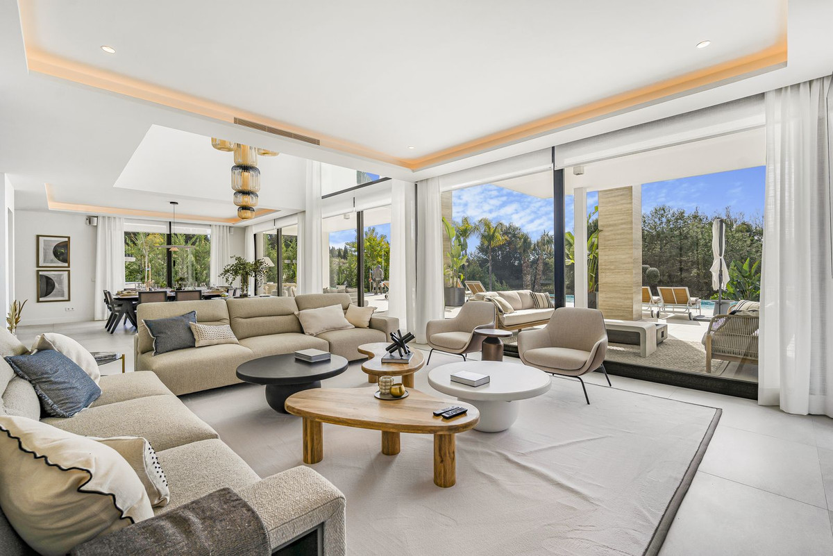 6 Bedroom Villa in Marbella - Photo 14