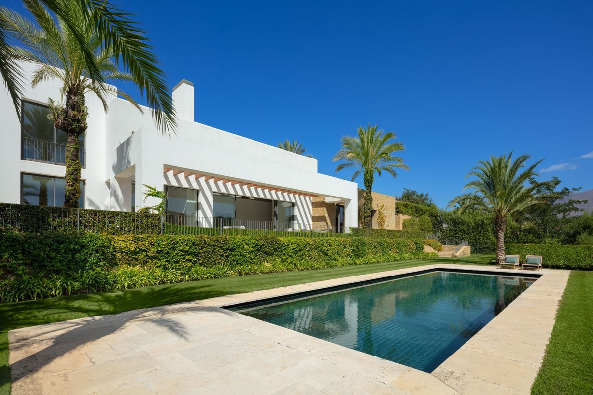 6 Bedroom Villa in Casares - Photo 6